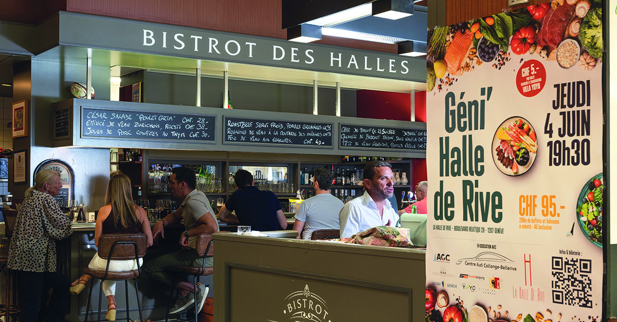 Les habitués se retrouvent au comptoir.