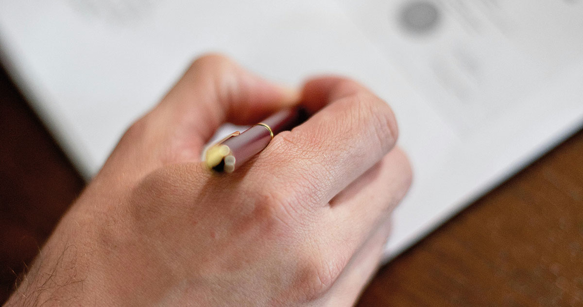 Les personnes qui ont qualité de signataires d\u2019un certificat de travail ne sont pas choisies au hasard.