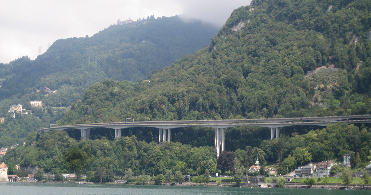 Le viaduc de Chillon a été renforcé avec du CFUP.